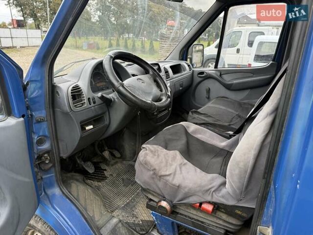 Синий Мерседес Sprinter, объемом двигателя 2.1 л и пробегом 350 тыс. км за 4800 $, фото 3 на Automoto.ua