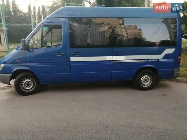 Синий Мерседес Sprinter, объемом двигателя 2.2 л и пробегом 585 тыс. км за 8500 $, фото 4 на Automoto.ua