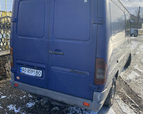 Синий Мерседес Sprinter, объемом двигателя 2.15 л и пробегом 441 тыс. км за 8700 $, фото 6 на Automoto.ua