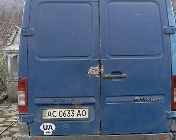 Синій Мерседес Sprinter, об'ємом двигуна 2.2 л та пробігом 307 тис. км за 4000 $, фото 1 на Automoto.ua