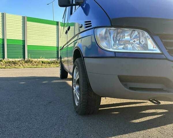 Синий Мерседес Sprinter, объемом двигателя 0 л и пробегом 313 тыс. км за 9800 $, фото 12 на Automoto.ua
