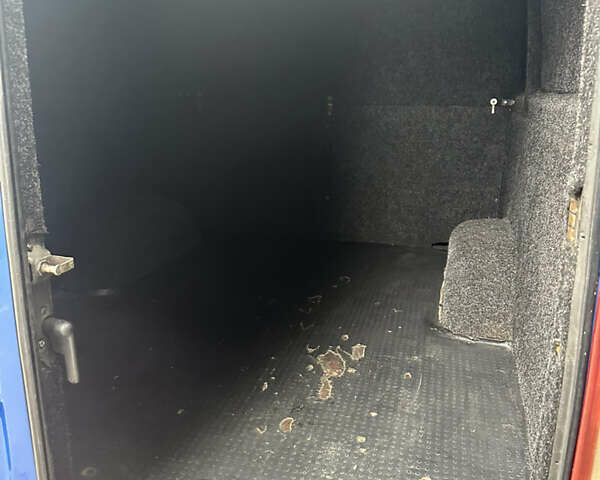 Синий Мерседес Sprinter, объемом двигателя 2.69 л и пробегом 720 тыс. км за 8500 $, фото 13 на Automoto.ua