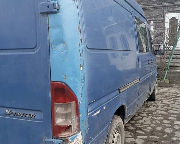 Синій Мерседес Sprinter, об'ємом двигуна 2.2 л та пробігом 307 тис. км за 4000 $, фото 5 на Automoto.ua