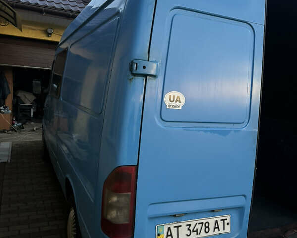 Синий Мерседес Sprinter, объемом двигателя 2.1 л и пробегом 300 тыс. км за 5300 $, фото 28 на Automoto.ua