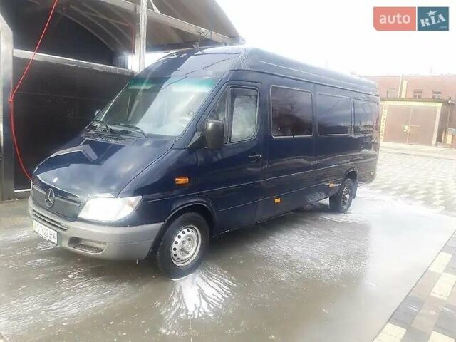 Синій Мерседес Sprinter, об'ємом двигуна 0 л та пробігом 250 тис. км за 8100 $, фото 2 на Automoto.ua