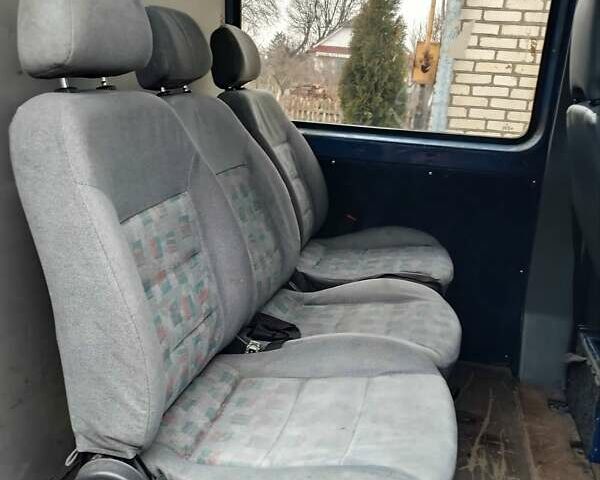 Синий Мерседес Sprinter, объемом двигателя 2.2 л и пробегом 650 тыс. км за 10500 $, фото 2 на Automoto.ua