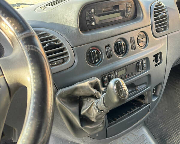 Синій Мерседес Sprinter, об'ємом двигуна 2.2 л та пробігом 447 тис. км за 4500 $, фото 32 на Automoto.ua