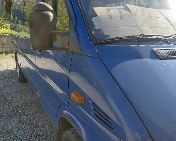 Синій Мерседес Sprinter, об'ємом двигуна 2.69 л та пробігом 170 тис. км за 10900 $, фото 4 на Automoto.ua