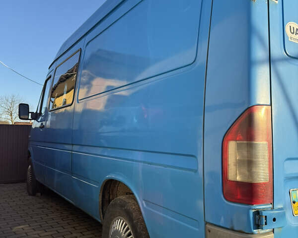 Синий Мерседес Sprinter, объемом двигателя 2.1 л и пробегом 300 тыс. км за 5300 $, фото 9 на Automoto.ua
