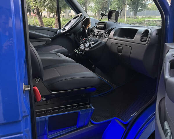 Синий Мерседес Sprinter, объемом двигателя 2.7 л и пробегом 430 тыс. км за 9300 $, фото 8 на Automoto.ua