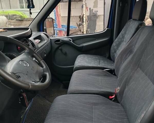 Синий Мерседес Sprinter, объемом двигателя 2.2 л и пробегом 650 тыс. км за 10500 $, фото 1 на Automoto.ua