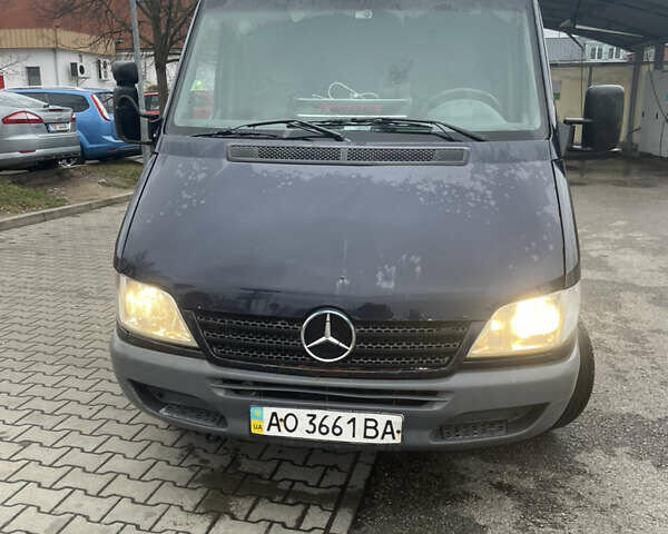 Синий Мерседес Sprinter, объемом двигателя 2.69 л и пробегом 560 тыс. км за 5000 $, фото 3 на Automoto.ua