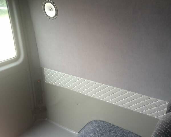 Синий Мерседес Sprinter, объемом двигателя 0 л и пробегом 368 тыс. км за 9500 $, фото 4 на Automoto.ua
