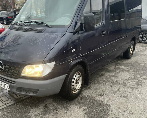 Синий Мерседес Sprinter, объемом двигателя 2.69 л и пробегом 560 тыс. км за 5000 $, фото 4 на Automoto.ua
