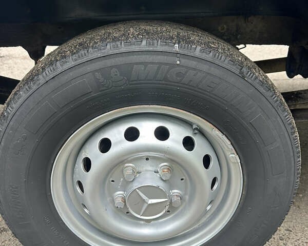 Синий Мерседес Sprinter, объемом двигателя 2.69 л и пробегом 720 тыс. км за 8500 $, фото 6 на Automoto.ua