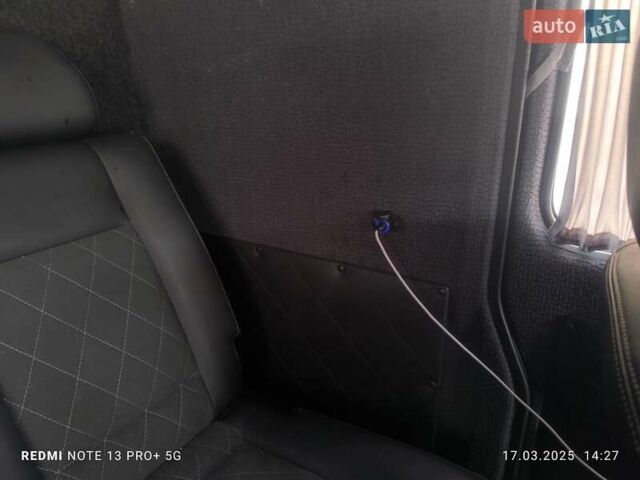Синий Мерседес Sprinter, объемом двигателя 2.69 л и пробегом 360 тыс. км за 10500 $, фото 16 на Automoto.ua