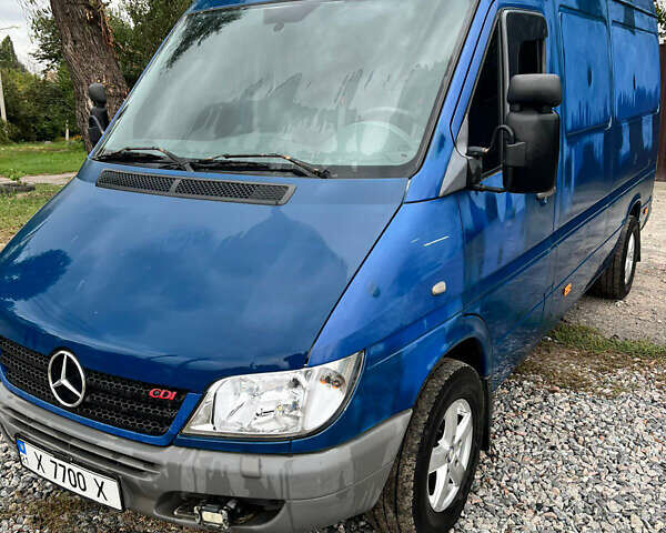 Синий Мерседес Sprinter, объемом двигателя 2.7 л и пробегом 301 тыс. км за 7500 $, фото 1 на Automoto.ua