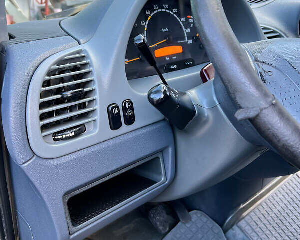 Синий Мерседес Sprinter, объемом двигателя 2.7 л и пробегом 301 тыс. км за 7500 $, фото 14 на Automoto.ua