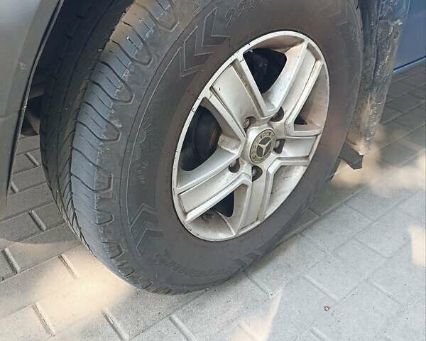 Синій Мерседес Sprinter, об'ємом двигуна 2.7 л та пробігом 560 тис. км за 13000 $, фото 10 на Automoto.ua