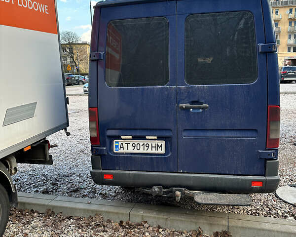 Синій Мерседес Sprinter, об'ємом двигуна 2.7 л та пробігом 279 тис. км за 8600 $, фото 4 на Automoto.ua