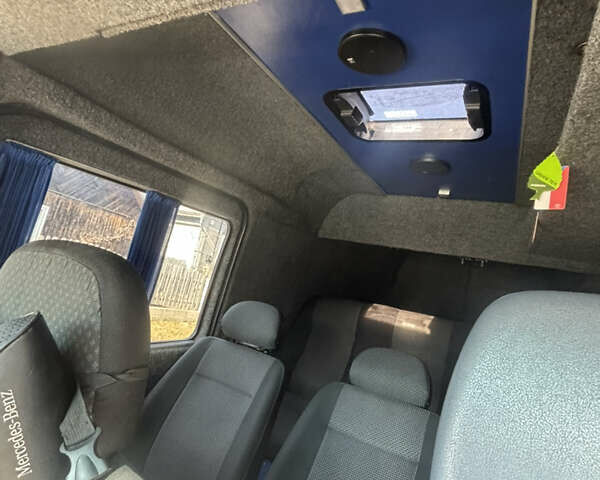 Синий Мерседес Sprinter, объемом двигателя 2.69 л и пробегом 140 тыс. км за 10500 $, фото 3 на Automoto.ua