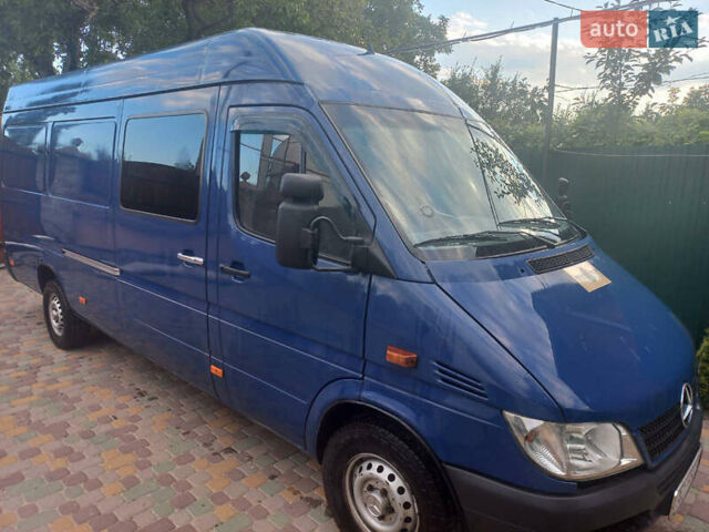 Синий Мерседес Sprinter, объемом двигателя 2.69 л и пробегом 799 тыс. км за 10100 $, фото 4 на Automoto.ua