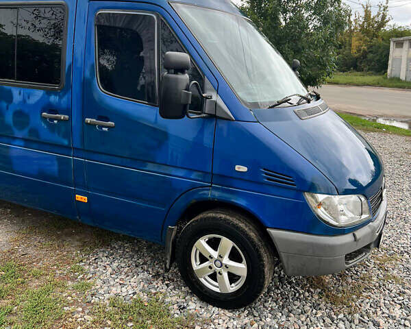 Синий Мерседес Sprinter, объемом двигателя 2.7 л и пробегом 301 тыс. км за 7500 $, фото 11 на Automoto.ua