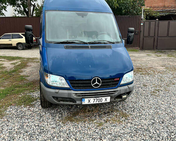 Синий Мерседес Sprinter, объемом двигателя 2.7 л и пробегом 301 тыс. км за 7500 $, фото 4 на Automoto.ua