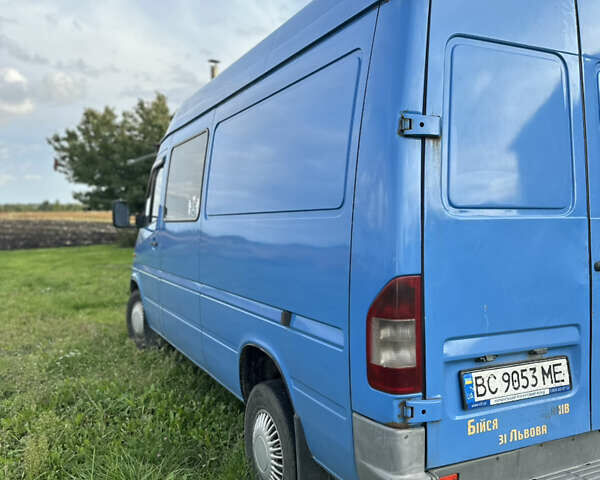 Синий Мерседес Sprinter, объемом двигателя 2.2 л и пробегом 750 тыс. км за 6950 $, фото 2 на Automoto.ua
