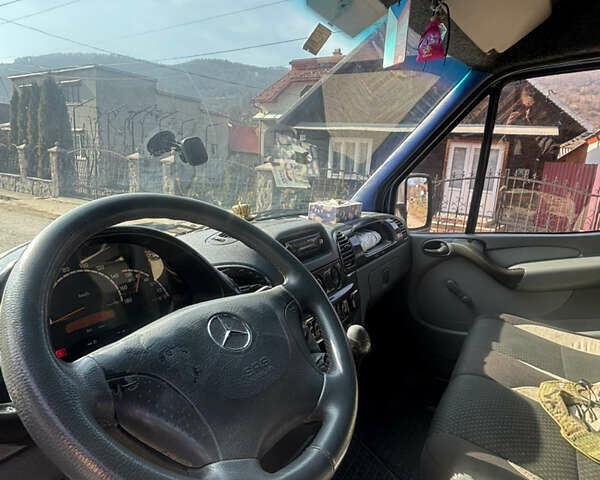 Синий Мерседес Sprinter, объемом двигателя 2.69 л и пробегом 140 тыс. км за 10500 $, фото 4 на Automoto.ua