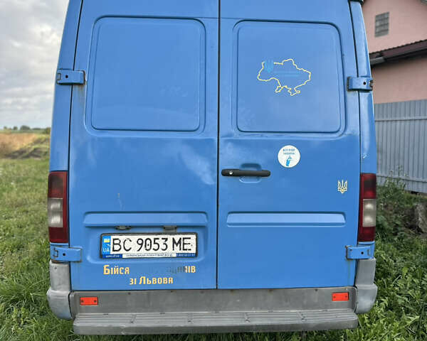 Синий Мерседес Sprinter, объемом двигателя 2.2 л и пробегом 750 тыс. км за 6950 $, фото 3 на Automoto.ua