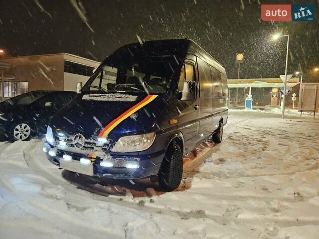 Синий Мерседес Sprinter, объемом двигателя 2.2 л и пробегом 890 тыс. км за 8800 $, фото 3 на Automoto.ua