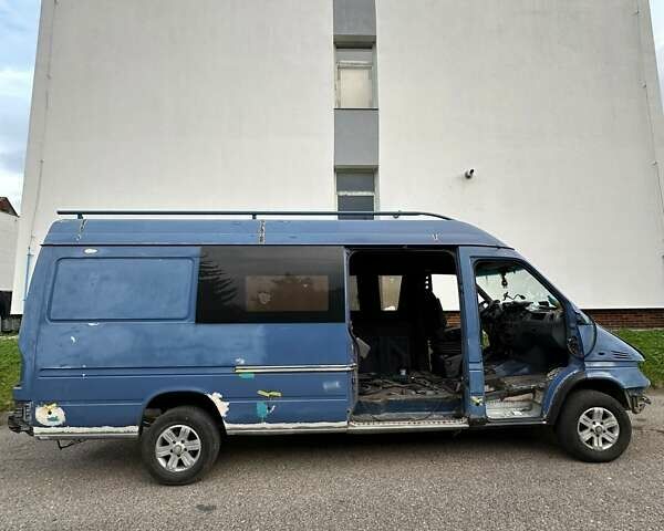 Синий Мерседес Sprinter, объемом двигателя 2.2 л и пробегом 890 тыс. км за 8800 $, фото 8 на Automoto.ua