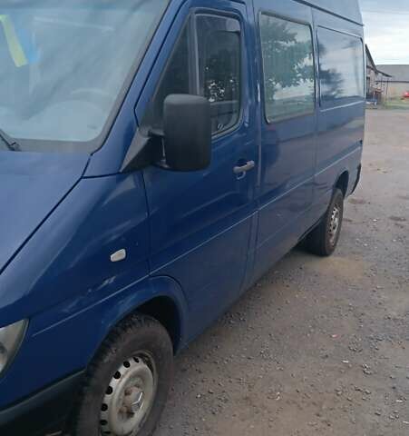 Синий Мерседес Sprinter, объемом двигателя 2.1 л и пробегом 340 тыс. км за 9000 $, фото 2 на Automoto.ua