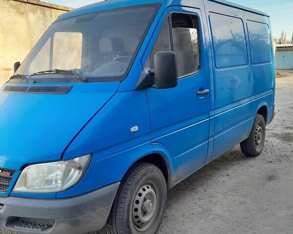 Синий Мерседес Sprinter, объемом двигателя 2.2 л и пробегом 248 тыс. км за 6700 $, фото 3 на Automoto.ua