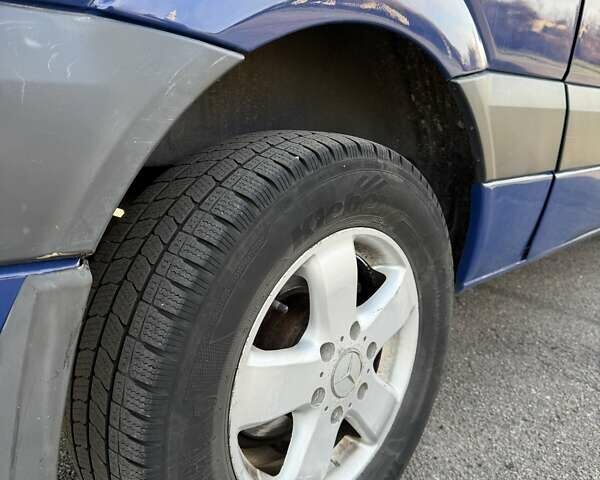 Синий Мерседес Sprinter, объемом двигателя 2.15 л и пробегом 306 тыс. км за 11500 $, фото 8 на Automoto.ua