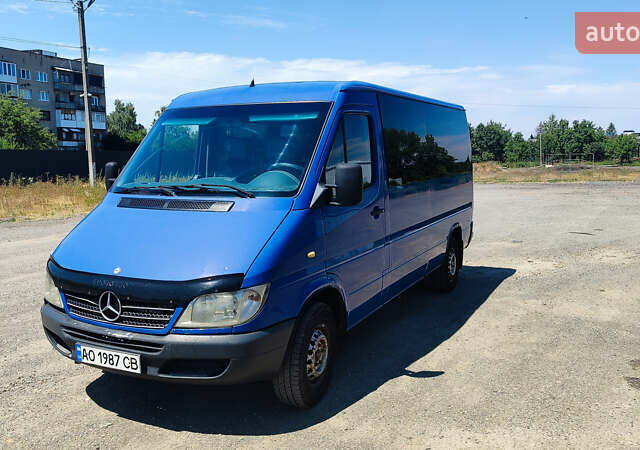 Синий Мерседес Sprinter, объемом двигателя 2.2 л и пробегом 530 тыс. км за 7500 $, фото 1 на Automoto.ua