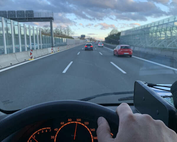 Синий Мерседес Sprinter, объемом двигателя 2.69 л и пробегом 320 тыс. км за 14000 $, фото 18 на Automoto.ua