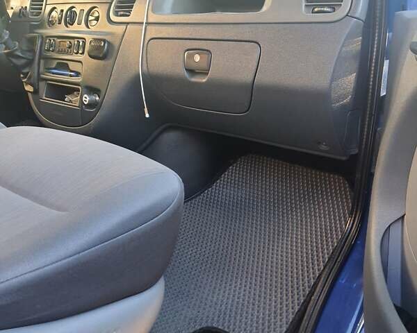 Синий Мерседес Sprinter, объемом двигателя 2.15 л и пробегом 827 тыс. км за 11700 $, фото 23 на Automoto.ua