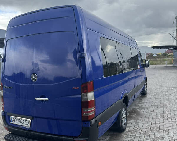 Синий Мерседес Sprinter, объемом двигателя 2.1 л и пробегом 582 тыс. км за 13500 $, фото 9 на Automoto.ua