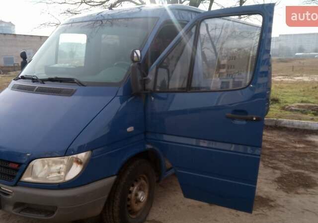 Синій Мерседес Sprinter, об'ємом двигуна 2.1 л та пробігом 396 тис. км за 9300 $, фото 3 на Automoto.ua