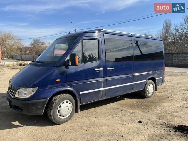 Синий Мерседес Sprinter, объемом двигателя 2.15 л и пробегом 719 тыс. км за 5000 $, фото 1 на Automoto.ua