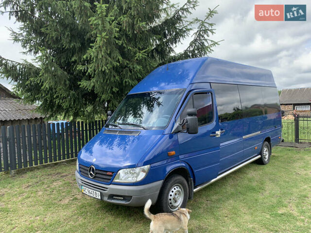 Синий Мерседес Sprinter, объемом двигателя 2.69 л и пробегом 320 тыс. км за 14000 $, фото 1 на Automoto.ua