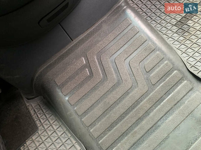 Синий Мерседес Sprinter, объемом двигателя 2.69 л и пробегом 320 тыс. км за 14000 $, фото 25 на Automoto.ua