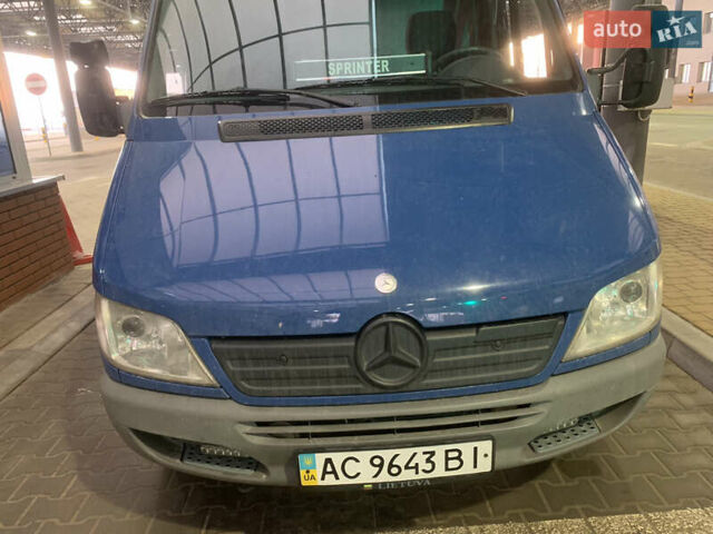 Синий Мерседес Sprinter, объемом двигателя 2.69 л и пробегом 320 тыс. км за 14500 $, фото 8 на Automoto.ua