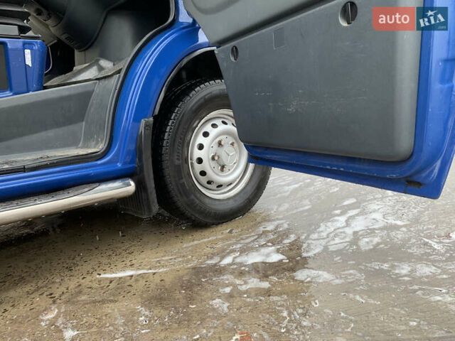 Синий Мерседес Sprinter, объемом двигателя 2.69 л и пробегом 320 тыс. км за 14000 $, фото 34 на Automoto.ua