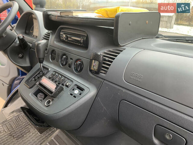 Синий Мерседес Sprinter, объемом двигателя 2.69 л и пробегом 320 тыс. км за 14000 $, фото 31 на Automoto.ua