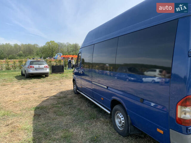 Синий Мерседес Sprinter, объемом двигателя 2.69 л и пробегом 320 тыс. км за 14500 $, фото 4 на Automoto.ua