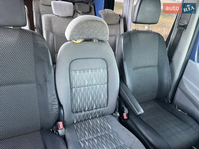 Синий Мерседес Sprinter, объемом двигателя 2.2 л и пробегом 683 тыс. км за 11750 $, фото 6 на Automoto.ua