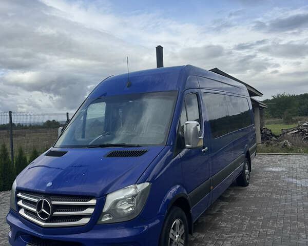 Синий Мерседес Sprinter, объемом двигателя 2.1 л и пробегом 582 тыс. км за 13500 $, фото 1 на Automoto.ua